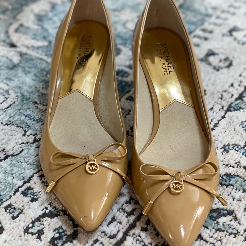 Patent Tan 8M MICHAEL KORS pumps